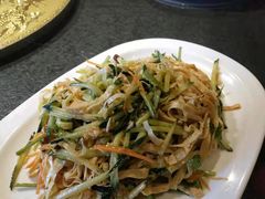 -靠山屯东北农家菜(八龙桥雅苑店)