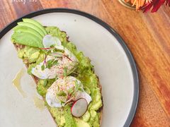 牛油果温泉蛋吐司-O'mills Sourdough Bakery&Bistro(永嘉路店)