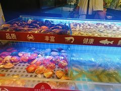 -四囍码头海鲜烧烤自助火锅(外滩南京东路悦荟广场店)