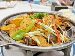 -三江源美食城