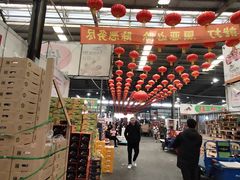 -上海龙吴水胜海发市场