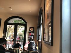 靠窗位-COSTA COFFEE(上海虹口公园店)