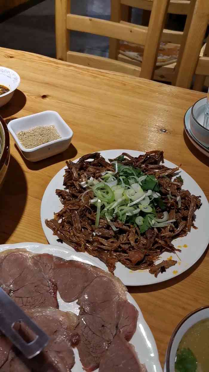 梅花狗肉馆(长乐路店)-"他家的狗肉和别家的绝对不一样,尤其是狗肉.