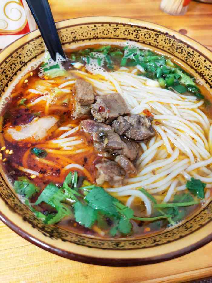 渝谷记羊肉羊杂米线-"「重庆麻辣小面」这个菜看起来就特别的有.