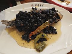 豆豉鲫鱼-老鼎万春卤菜(五代传承创始老店)