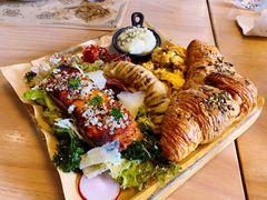 -Mark&Mars Restaurant
