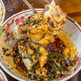 我zui爱他们家的招牌老妈蹄花了！猪蹄炖的软烂！