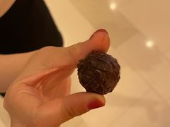 黑巧松露松露形夹心巧克力-Laderach 莱德拉(上海环贸iapm店)