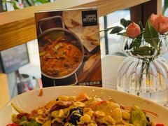 牛油果鲜虾沙拉-UPPER KITCHEN(延安路店)