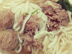 牛肉拼牛丸粉-抖牛白塔牛肉粿条汤(水围店)