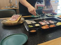 -臻牛烤肉