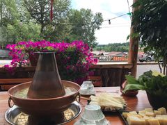 -果松木炭酸菜铜火锅·外婆参鸡汤