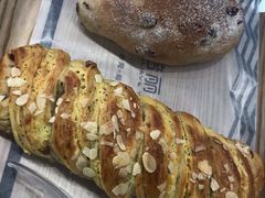 -焙丽拾光(麦凯乐直营店)