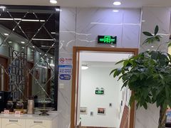 -茂菊口腔连锁(浦东南路店)