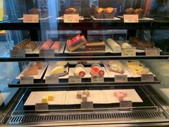 面包甜点陈列柜-麦当劳(深圳北站高铁店)