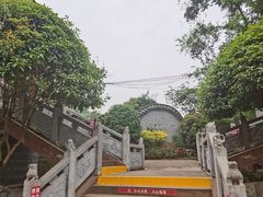 -楠柏弯休闲山庄(梨花溪店)