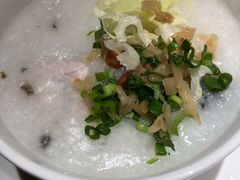 皮蛋瘦肉粥-食大利香港茶餐厅(南亚风情第一城店)
