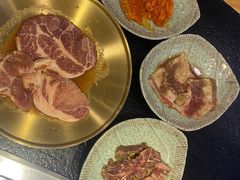 -臻牛烤肉