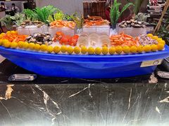 -广州万富希尔顿酒店·感趣自助餐厅·金秋蟹宴生蚝海鲜刺身