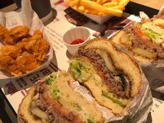 -The Habit Burger Grill 哈比特汉堡(复兴soho店)