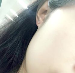 -花师傅专业手穿耳洞打耳洞穿孔