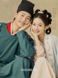 -雪中彩影婚纱摄影·微光艺术中心