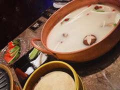 -三人行骨头王火锅(长寿店)