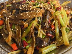 干锅鹿茸菌-邢家锅贴老店·非遗·开封菜(金明广场店)