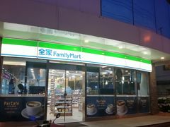 -全家便利店(漕溪北路七店)