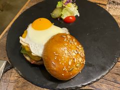 -HIGH FIVE哈福手工汉堡(桂林路店)