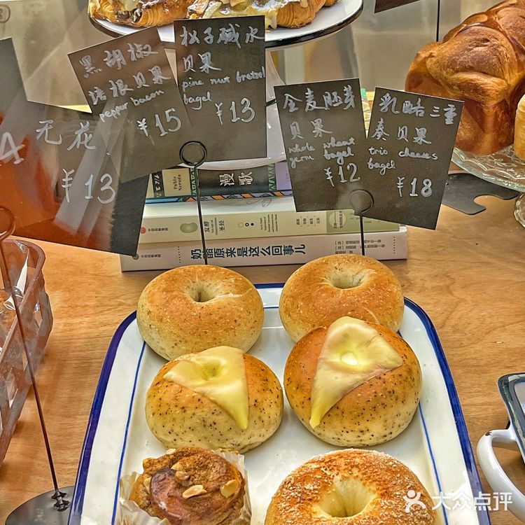 太卷了！杭州天天开面包店这谁受的了啊！