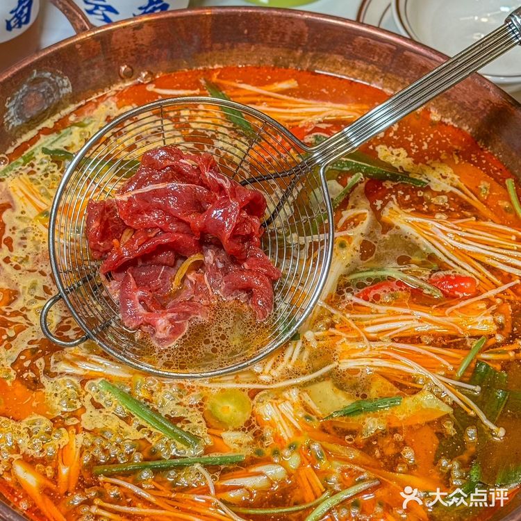 在大融城新开了一家云南酸菜火锅店，味道是真的好