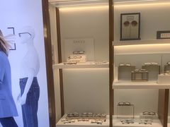 -J-Optical佳视明眼镜·蔡司视觉(青岛金茂览秀城店)