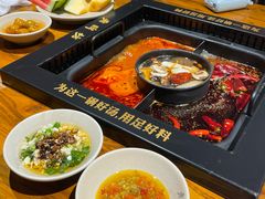 -老牌坊云南鱼豆花火锅(爱建店)