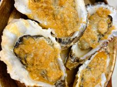 蒜蓉烤生蚝-老东镇啤酒屋海鲜加工·蒸汽海鲜·海鲜烧烤(台东店)