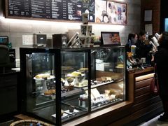 面包甜点陈列柜-星巴克臻选(北京前门大街店)