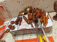 -小董哥烤串·爆汁大油边(故宫店)
