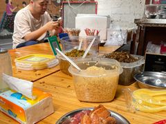 -梁阿婆廿年老牌扣肉糯米饭