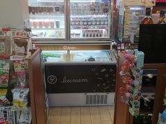 -全家便利店(新闸路二店)