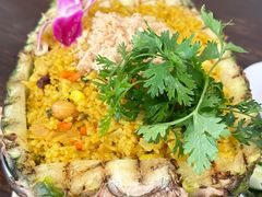 -Chom Cafe and Restaurant