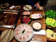 老牌坊鱼豆花-老牌坊云南鱼豆花火锅(爱建店)