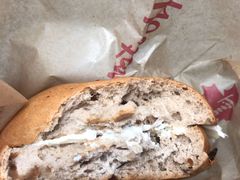 肉桂提子贝果（含奶油）-Tims天好咖啡(华侨城步行街店)