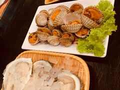 -J Daeng Seafood