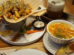 -Mark&Mars Restaurant