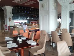 -荣誉国际酒店-云顶旋转餐厅