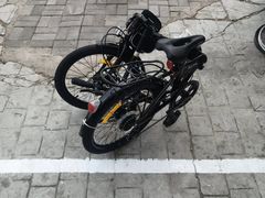 -道路口单车爱瓦士dahon大行