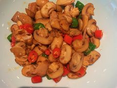 -渝信川菜 · 川味家常菜(财富购物中心店)