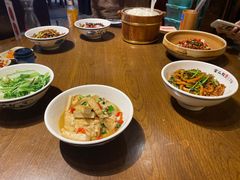 -富正毅三下锅·湘西韵味(天门山索道店)