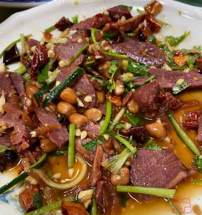 这个凉拌驴肉还不错,回味无穷.