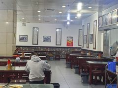 大堂-牛一嘴·兰州牛肉面·大盘鸡(财富中心店)